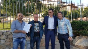 foto lliurament comunicat Pedro Sánchez