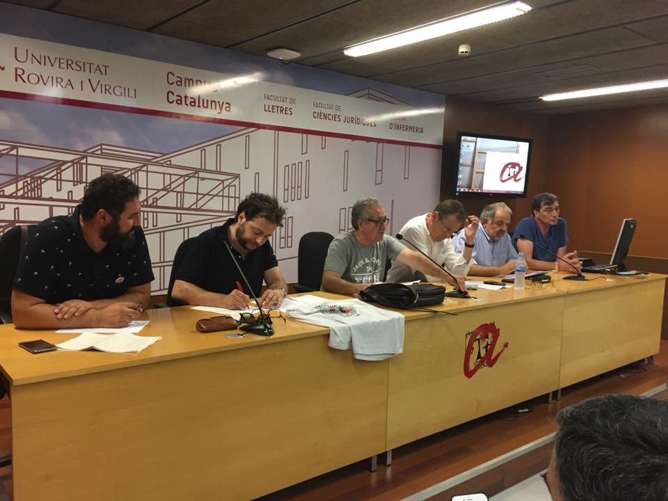 Acte públic conjunt de suport als sindicalistes encausats per exercir el dret de vaga #Tarragona #VagaNoésDelicte