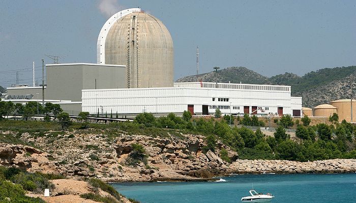 La direcció de les nuclears d’Ascó i Vandellós i les seves empreses auxiliars signen un acord que posa fi a conflicte existent des del maig