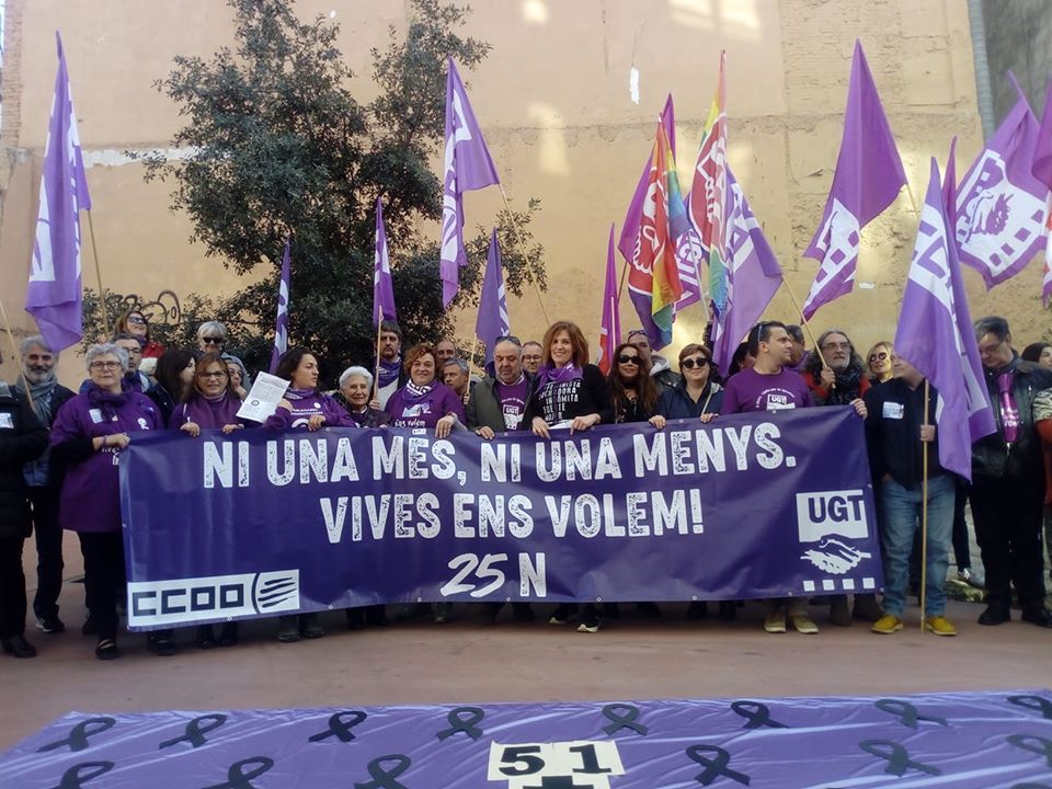 UGT ES CONCENTRA I MANIFESTA CONTRA LA VIOLÈNCIA MASCLISTA EL 25N
